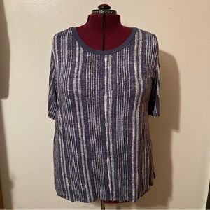 XL Lularoe Boyfriend T